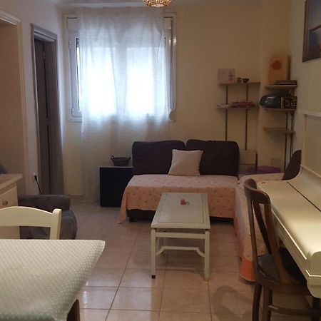 Comfy Home 35Sqm Near National Garden Atena Exterior foto